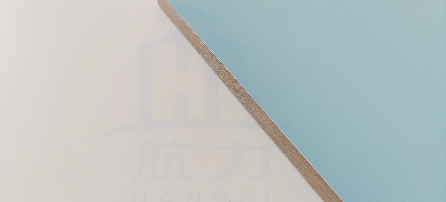 以石英纖維防火板為基材；  ●綠色環(huán)保，無甲醛、無石棉；  ●A級阻燃，防火、防潮；  ●堅固耐用，超長壽命；  ●質輕高強、隔音隔熱；  ●裝配式安裝，省時、省力、經濟；  ●表面涂層使用納米無機涂料，抗菌、防腐、防蛀、易清潔；